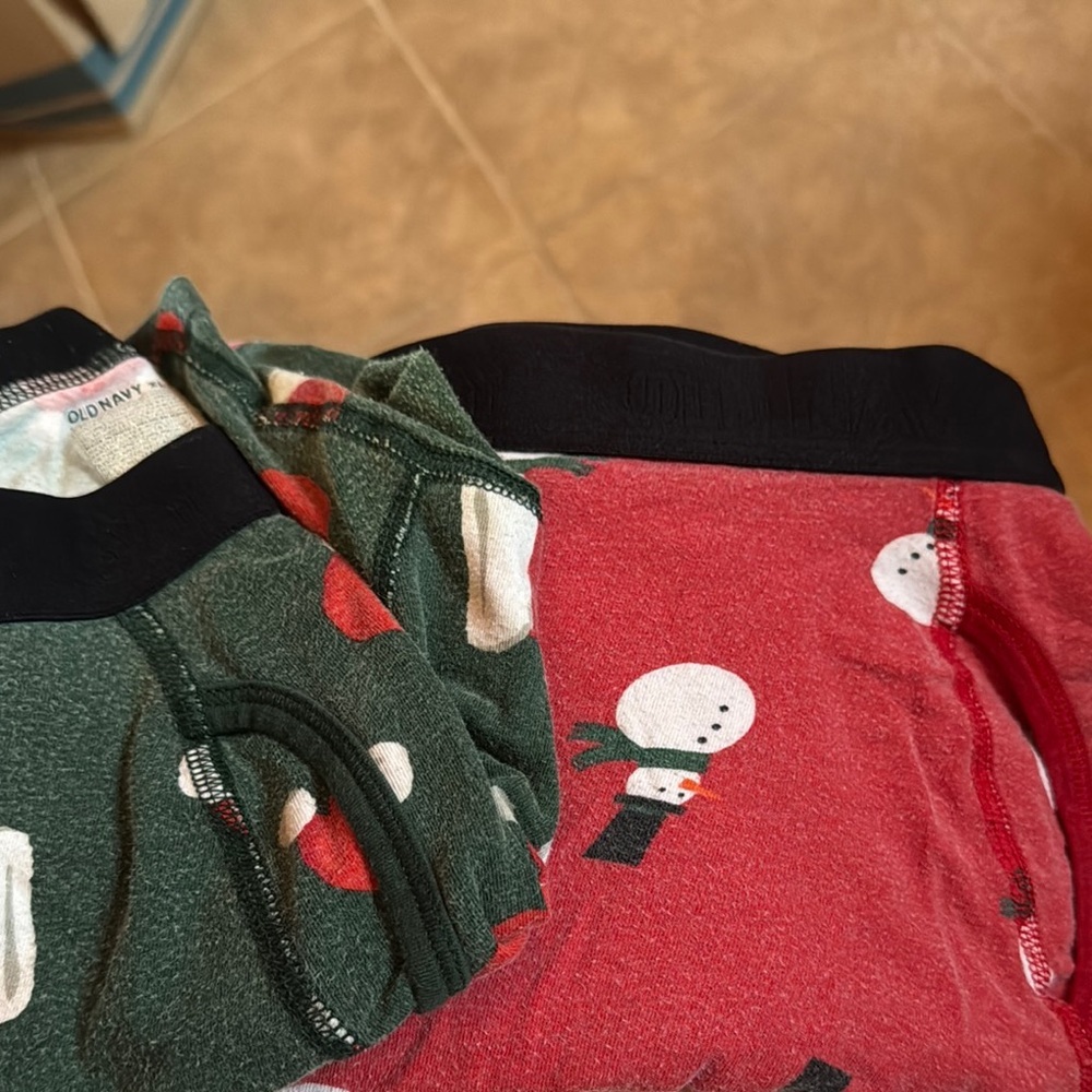 Old Navy Festive Snowman & Santa Hats Boxer Briefs Set - Green and Red Size XL
